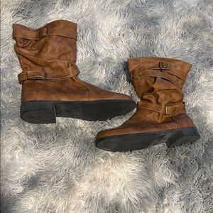 Amazon Brown Combat Moto Boots with Rugged Design